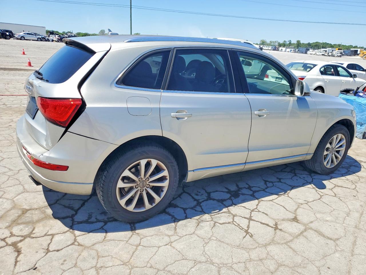 2013 Audi Q5 Premium Серебряный vin: WA1CFAFP4DA054109