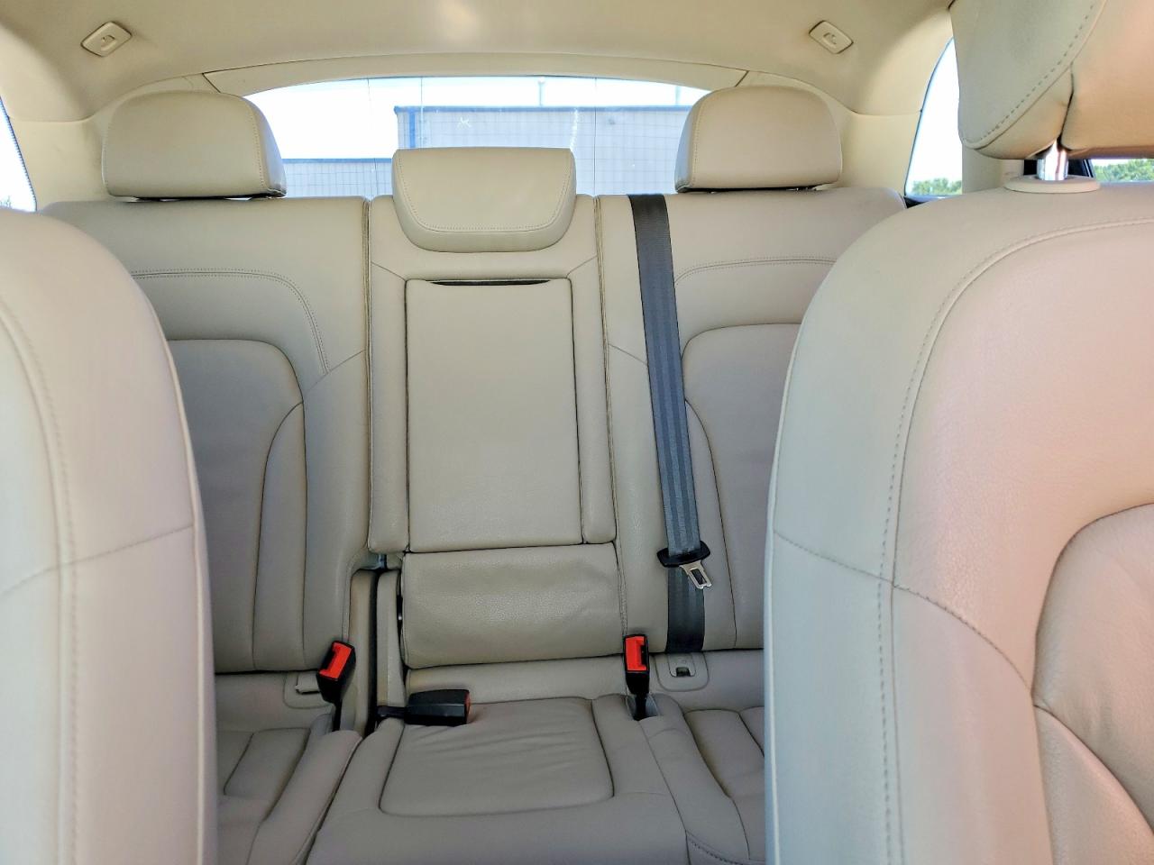 2013 Audi Q5 Premium Серебряный vin: WA1CFAFP4DA054109