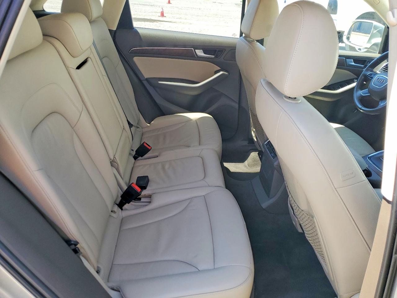 2013 Audi Q5 Premium Серебряный vin: WA1CFAFP4DA054109