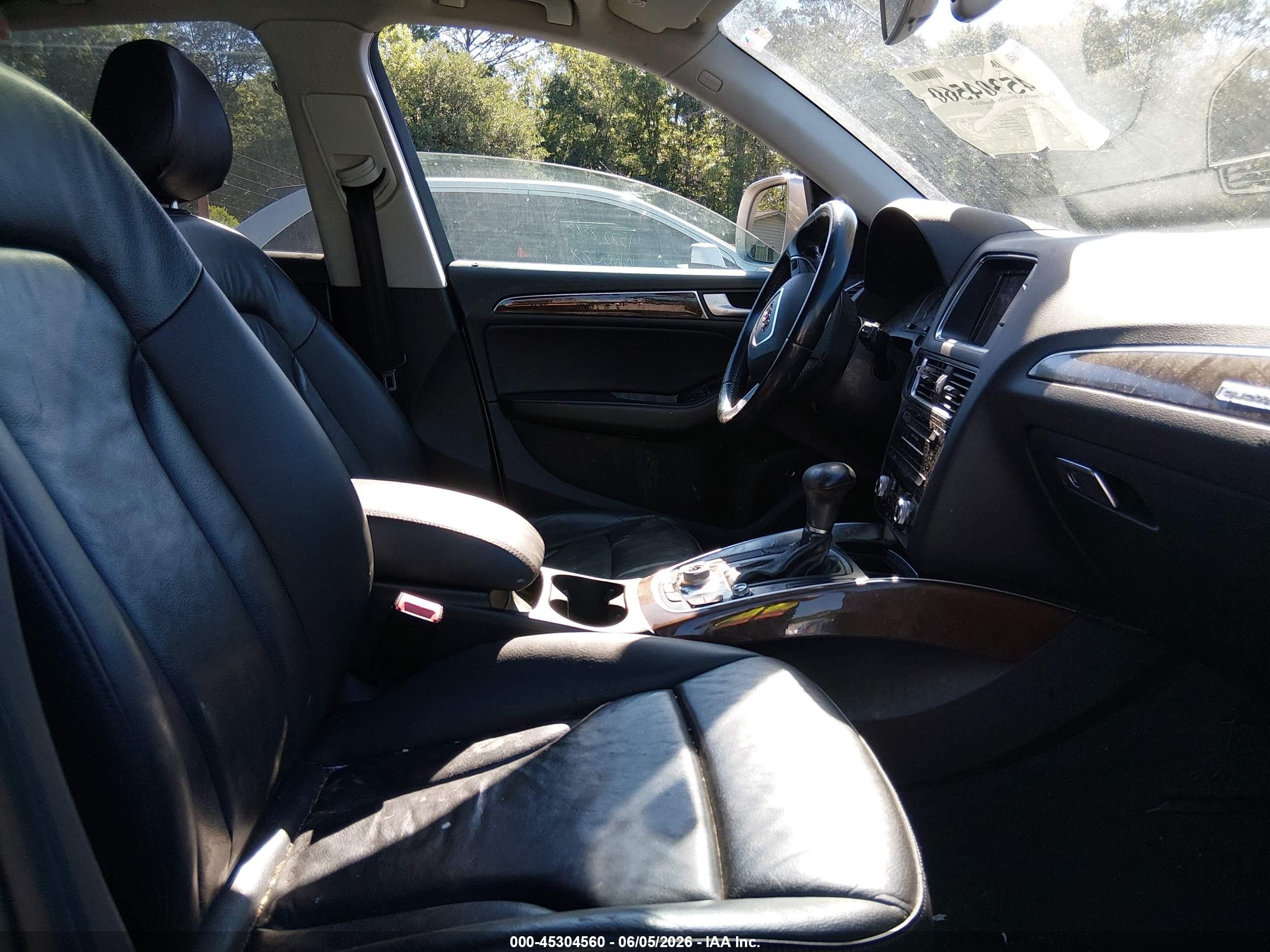 2015 Audi Q5 2.0t Premium Бежевый vin: WA1CFAFP4FA030539
