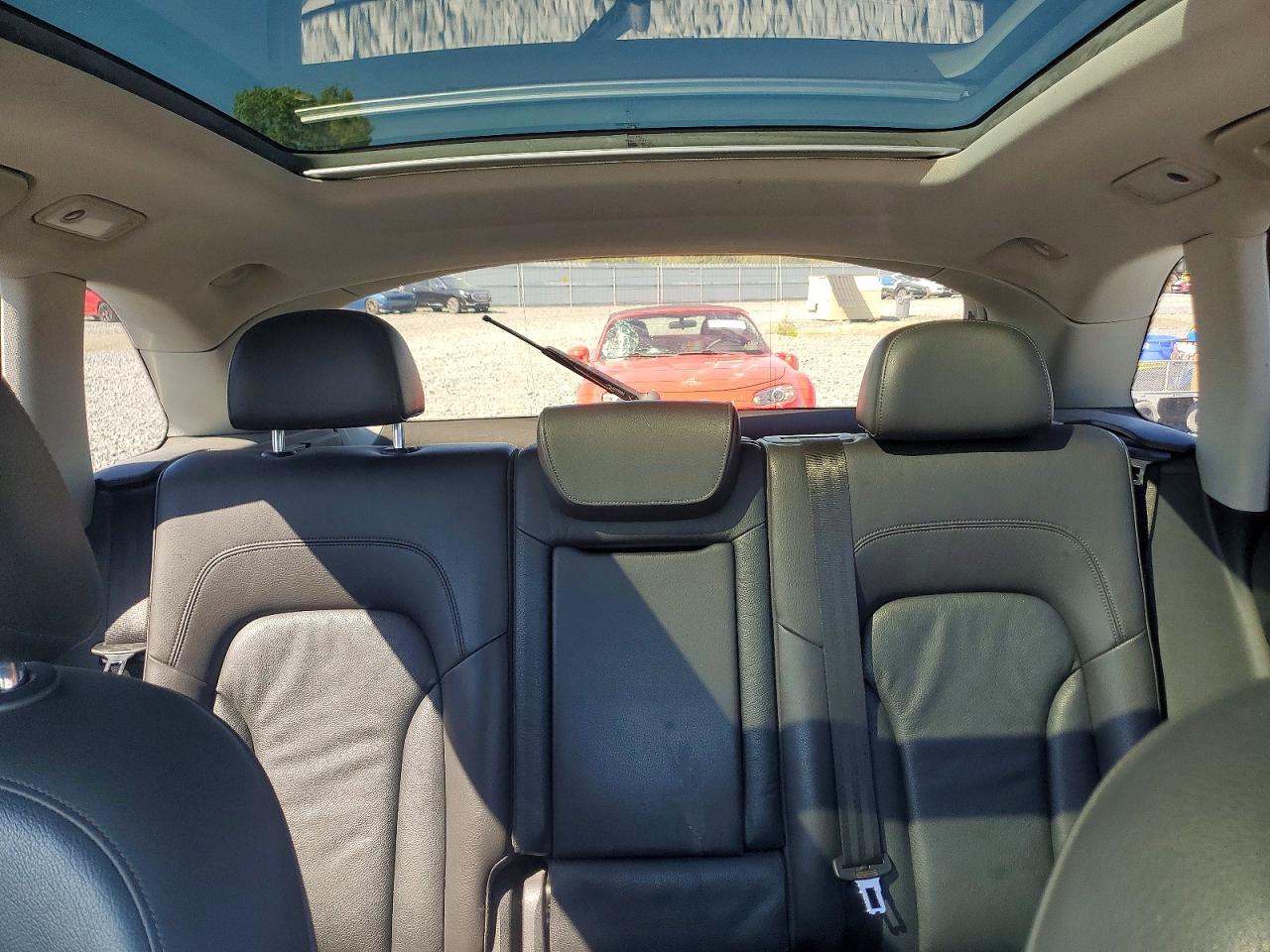 2015 Audi Q5 Premium Серебряный vin: WA1CFAFP4FA052203