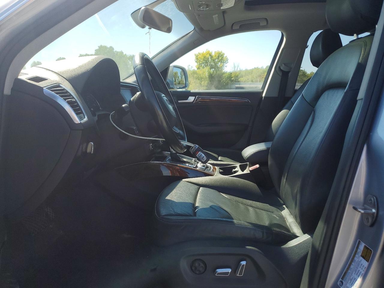 2015 Audi Q5 Premium Серебряный vin: WA1CFAFP4FA052203
