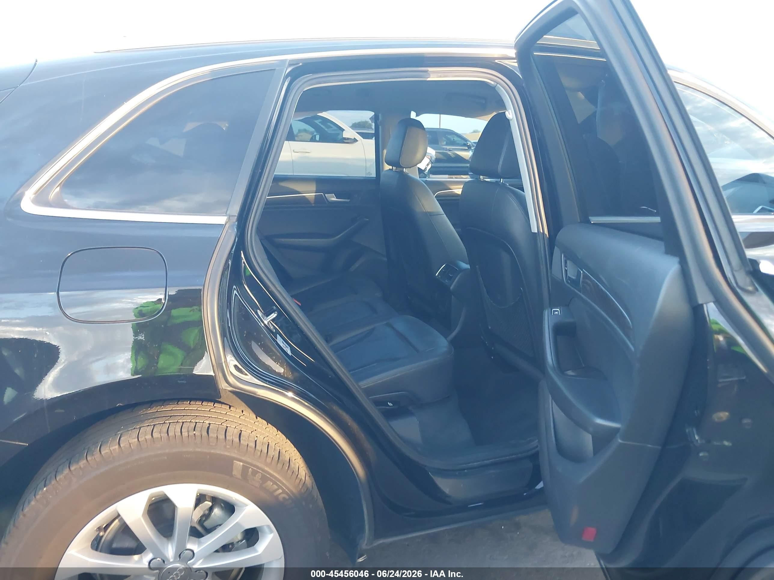 2015 Audi Q5 2.0t Premium Black vin: WA1CFAFP4FA070183