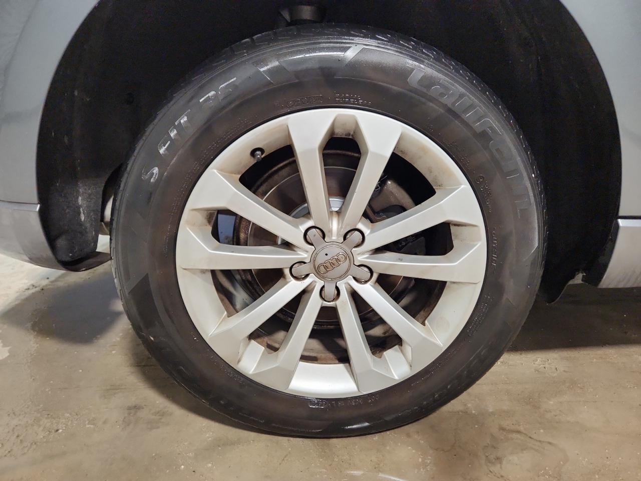 2013 Audi Q5 Premium Gray vin: WA1CFAFP5DA025699 Damage: Right Rear Tire, Worn, Replacement Required