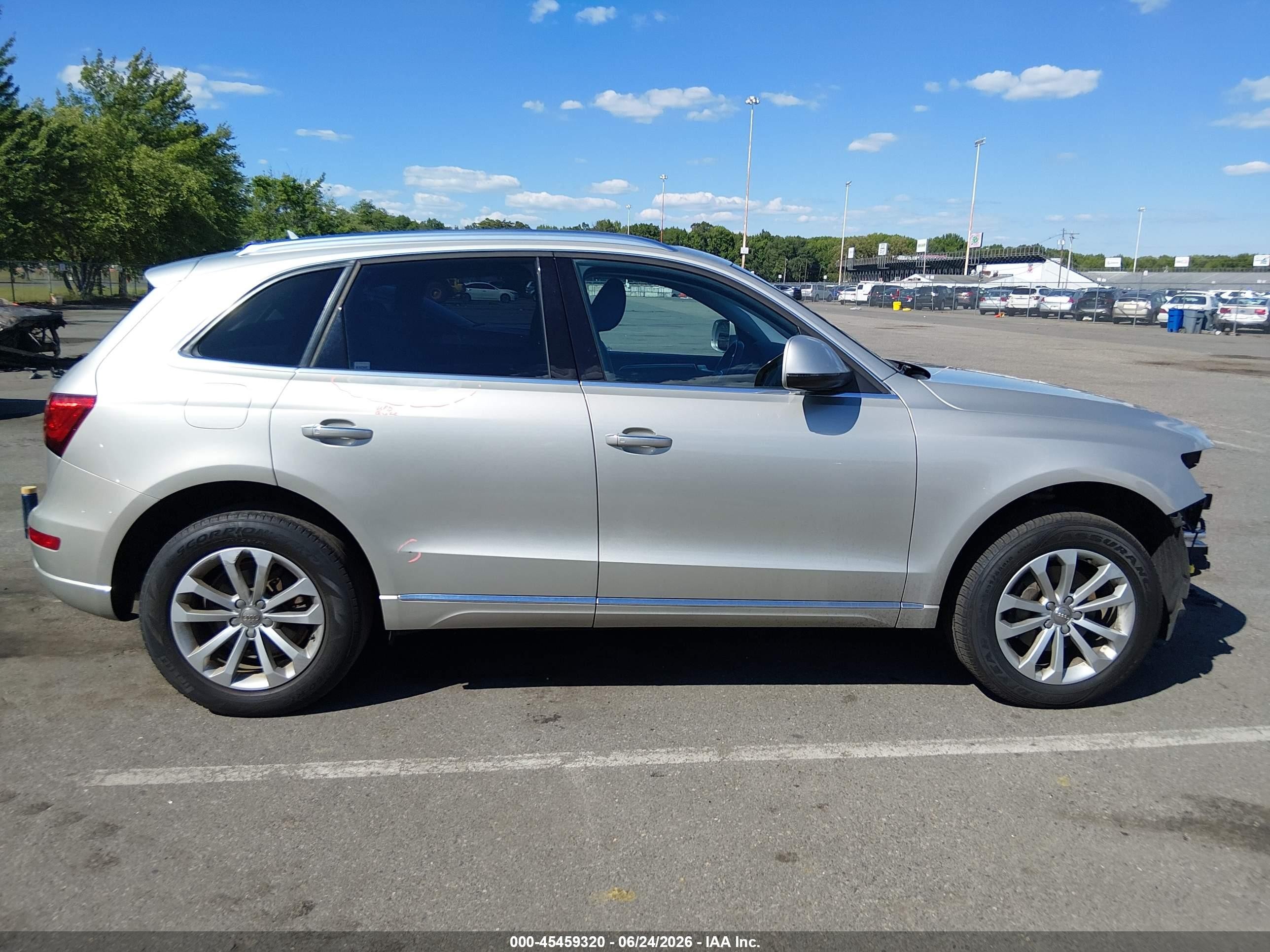 2015 Audi Q5 2.0t Premium Бежевый vin: WA1CFAFP5FA028895