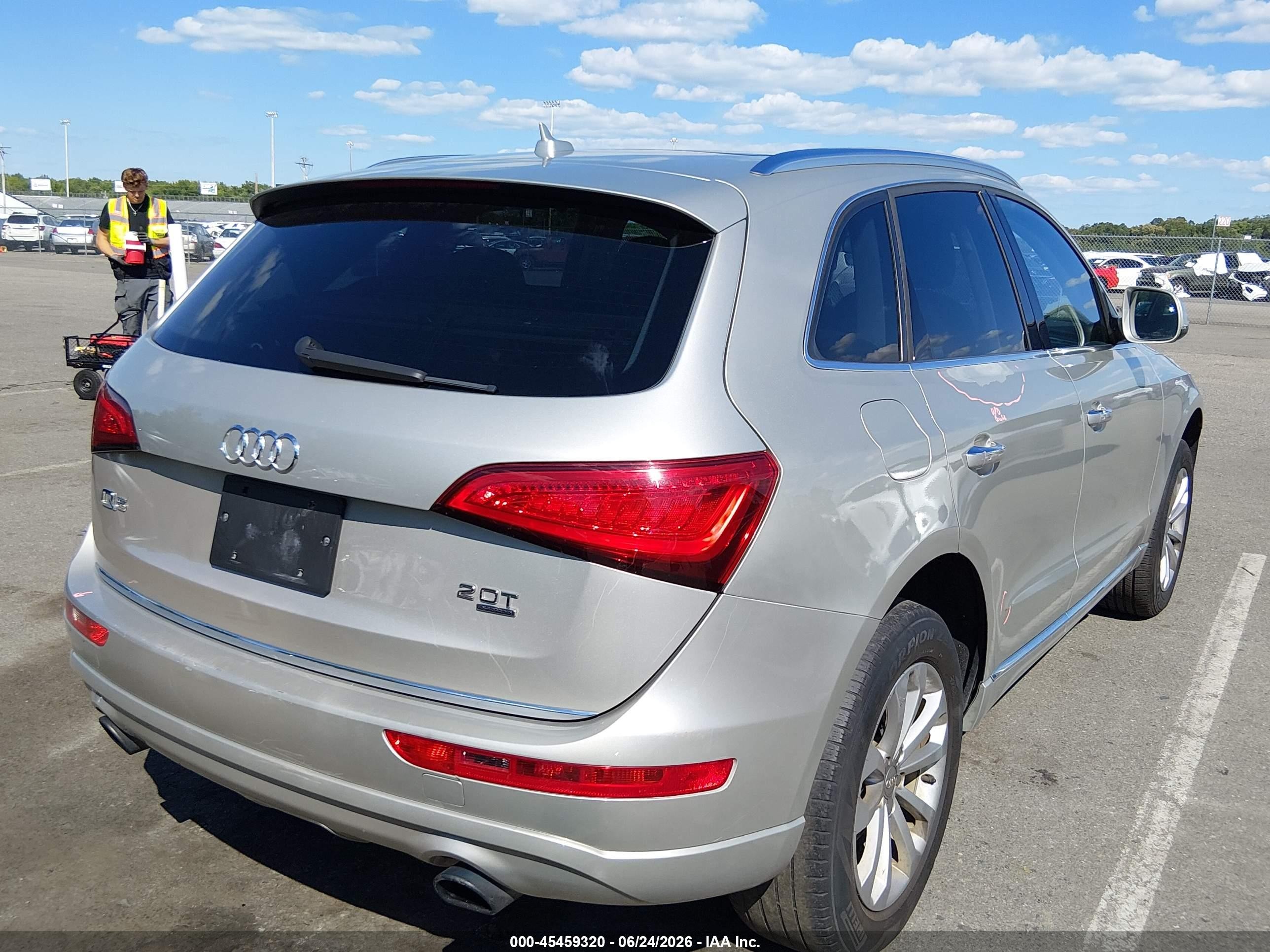 2015 Audi Q5 2.0t Premium Бежевый vin: WA1CFAFP5FA028895