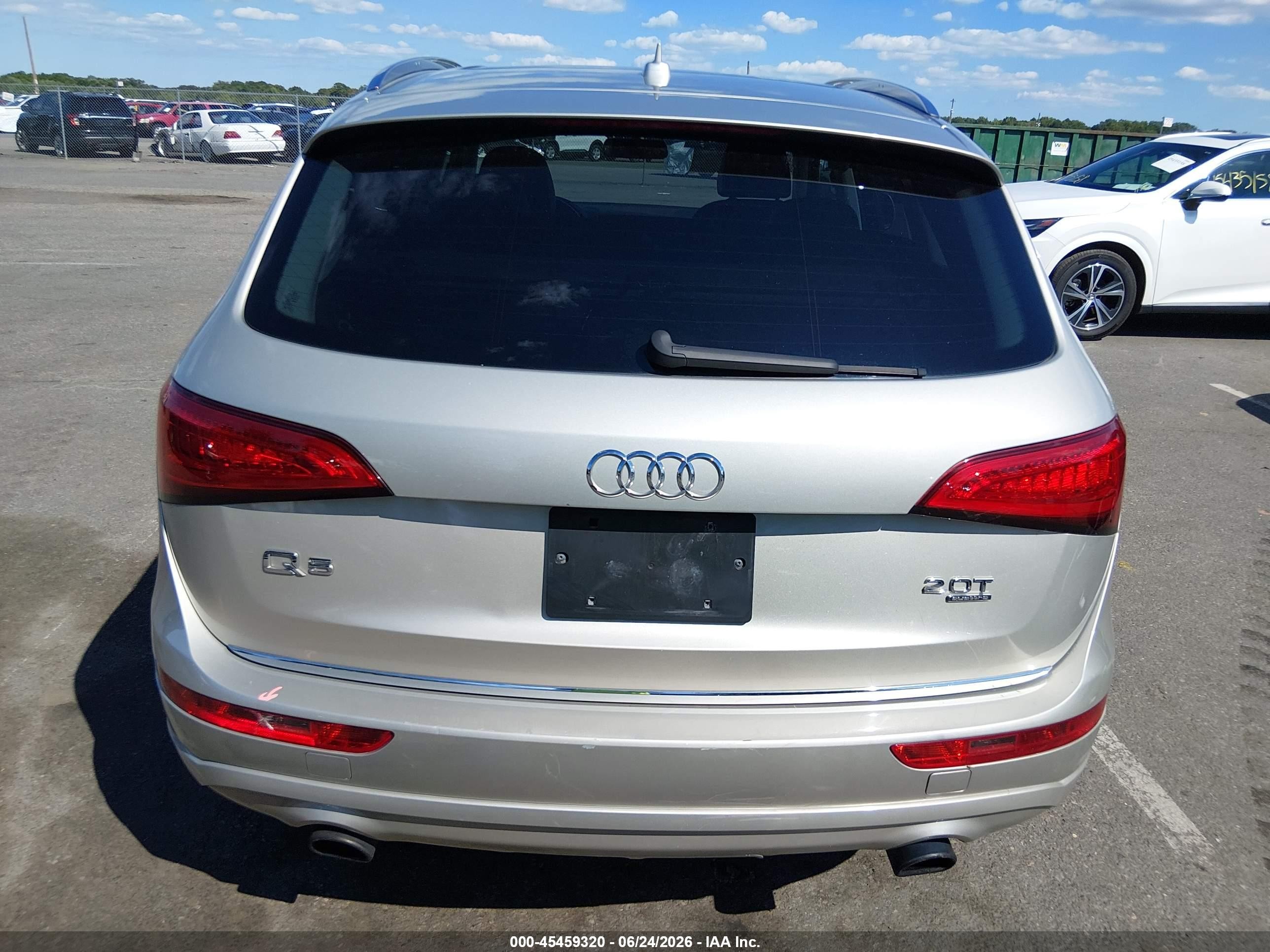 2015 Audi Q5 2.0t Premium Бежевый vin: WA1CFAFP5FA028895