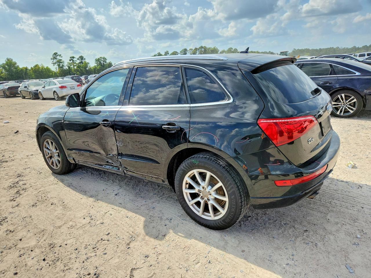 2011 Audi Q5 Premium Black vin: WA1CFAFP7BA008268