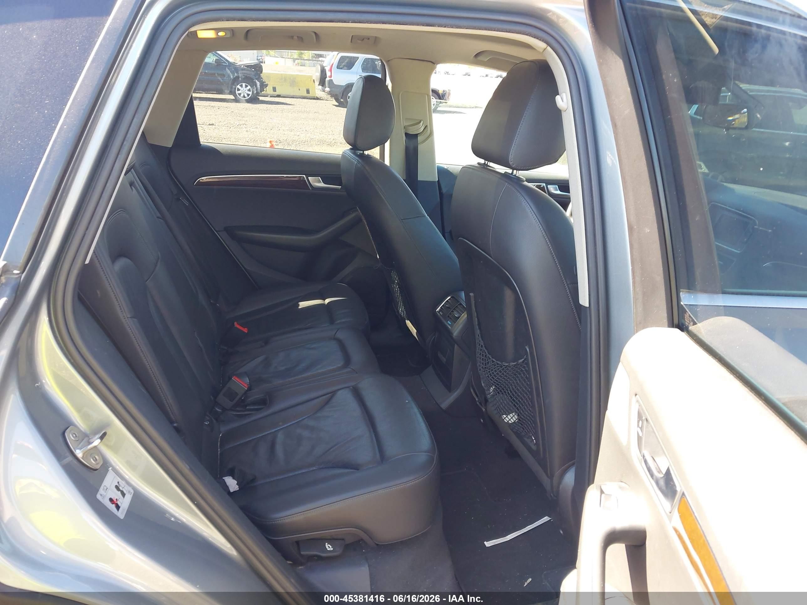 2011 Audi Q5 2.0t Premium Gray vin: WA1CFAFP7BA012675