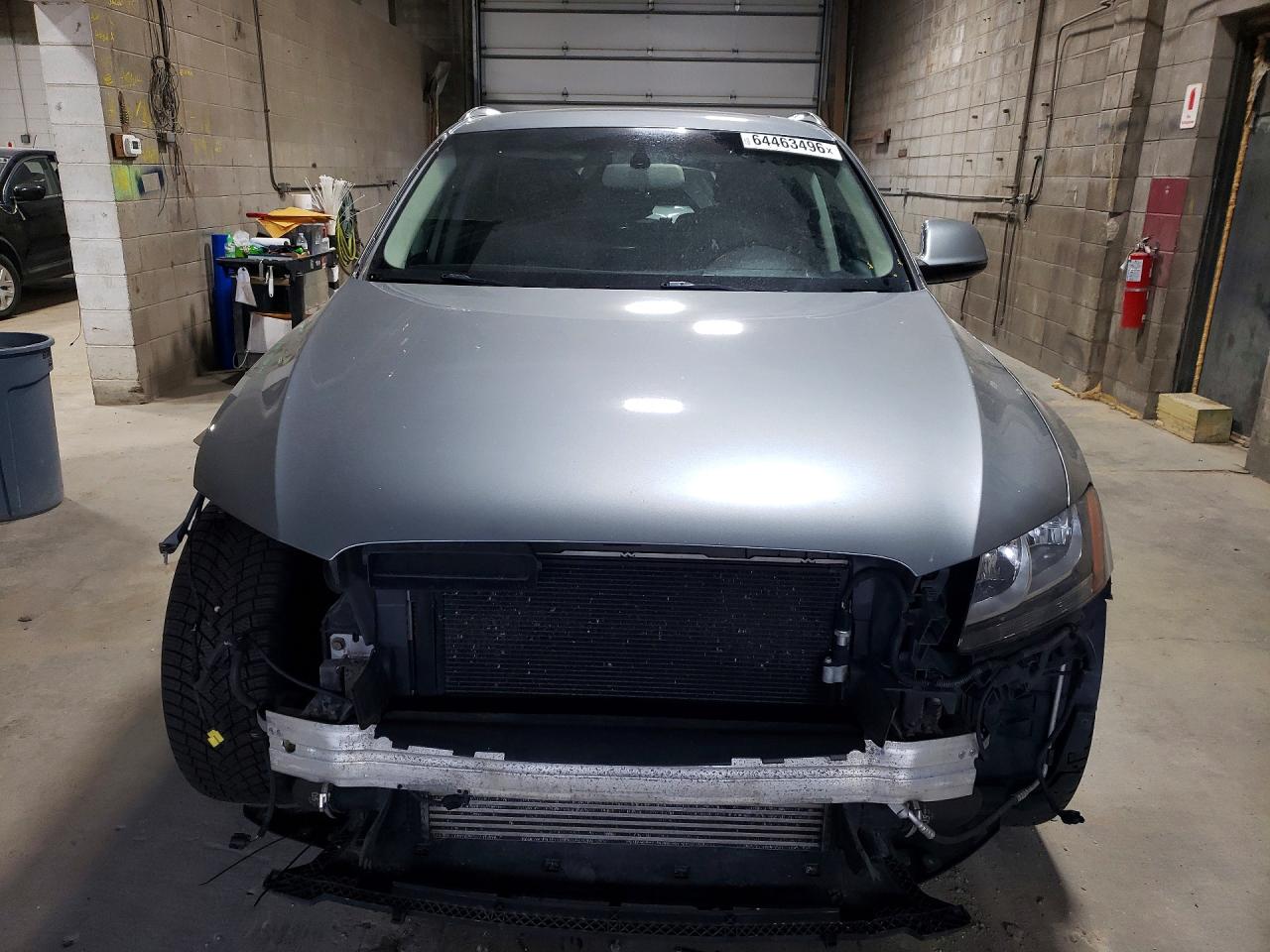 2011 Audi Q5 Premium Silver vin: WA1CFAFP7BA034448