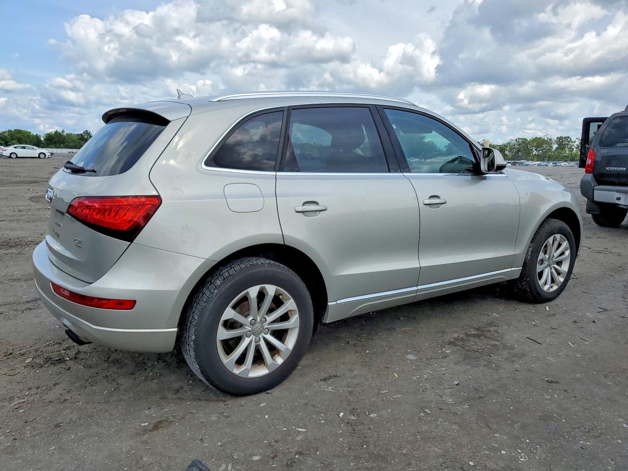 2014 Audi Q5 Premium Silver vin: WA1CFAFP7EA058690