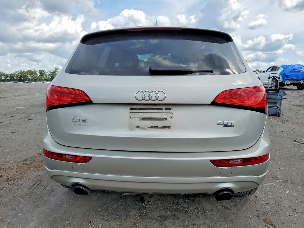 2014 Audi Q5 Premium Silver vin: WA1CFAFP7EA058690