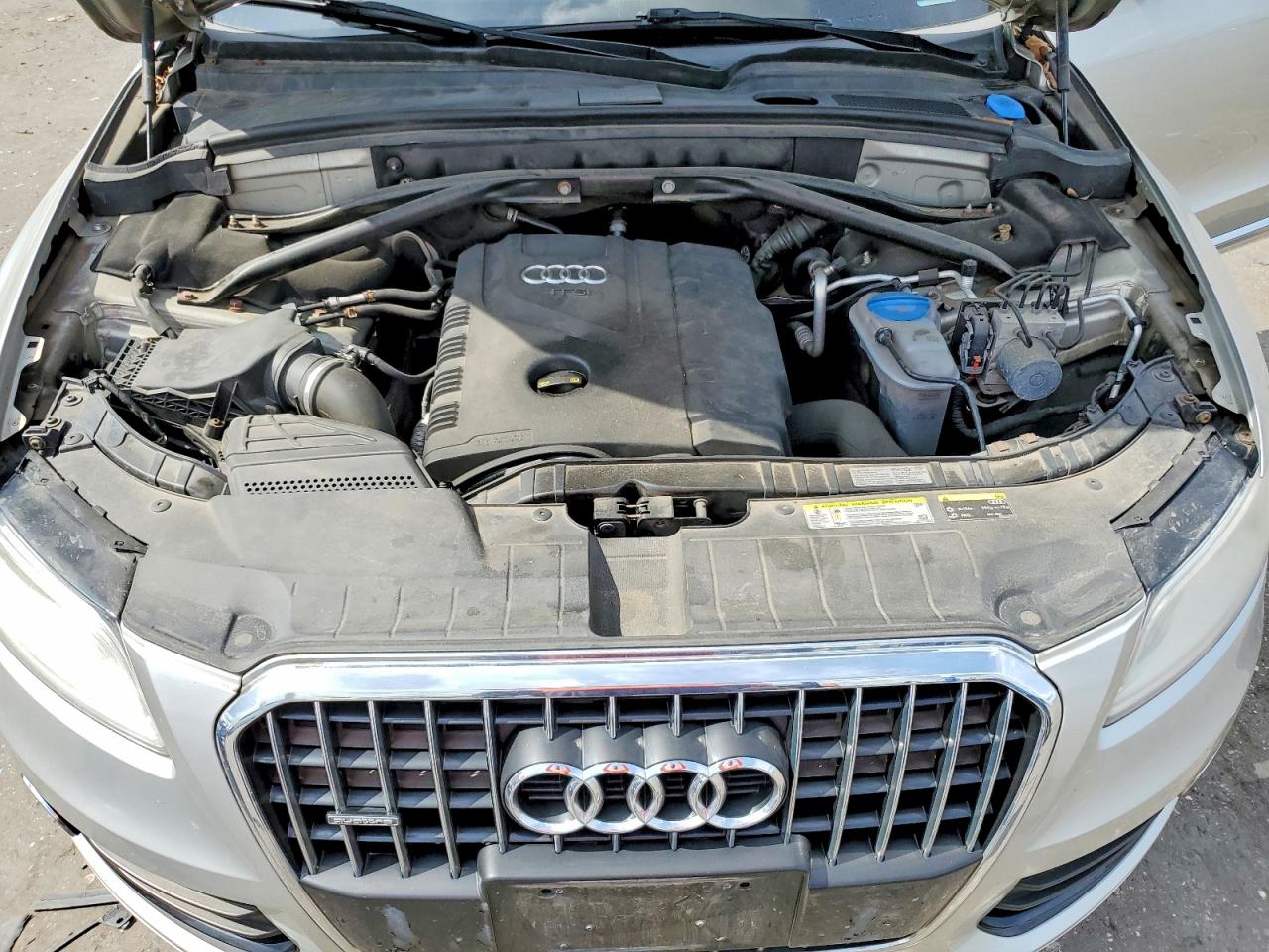 2014 Audi Q5 Premium Silver vin: WA1CFAFP7EA058690