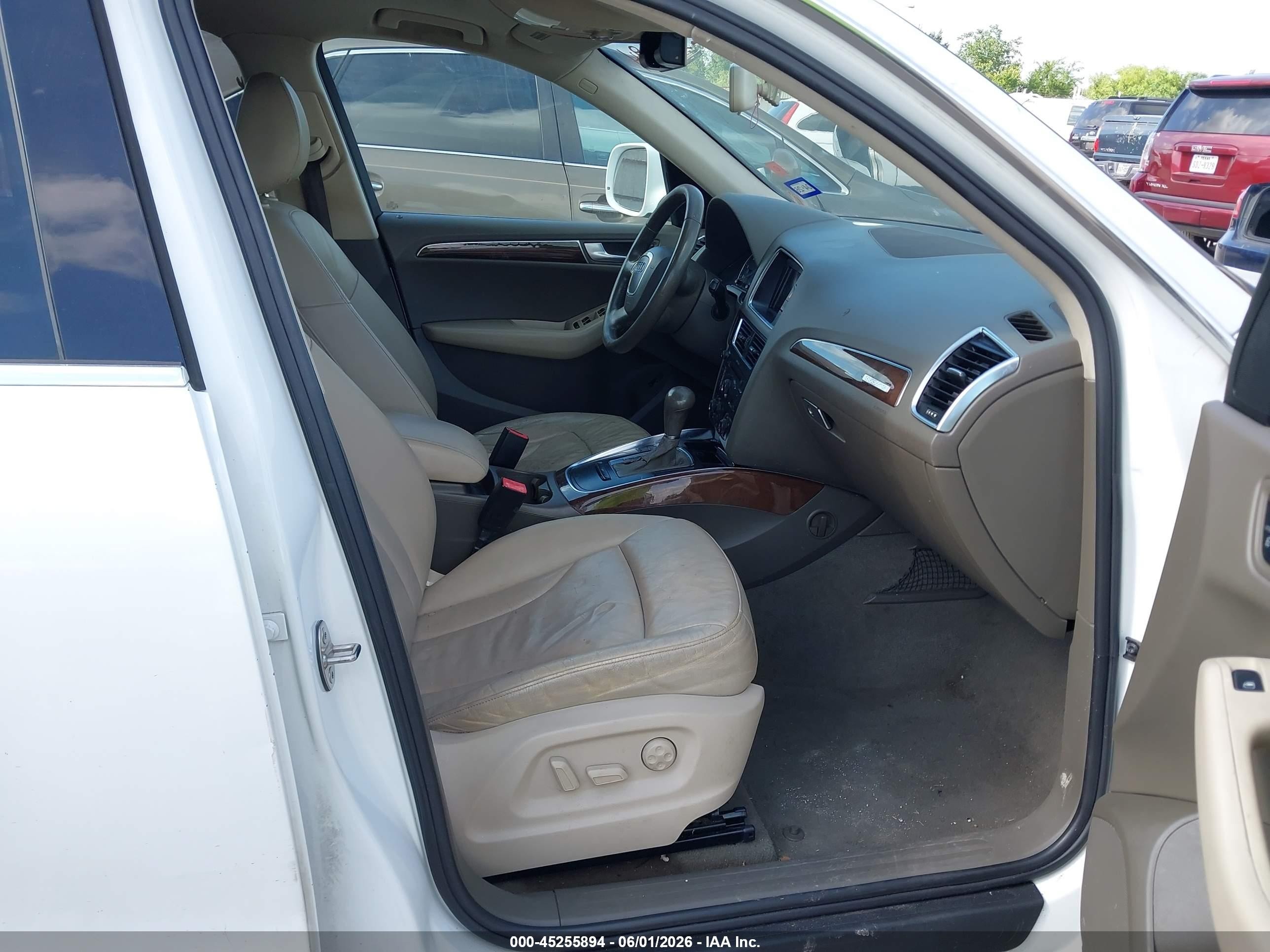 2011 Audi Q5 2.0t Premium White vin: WA1CFAFP8BA089765
