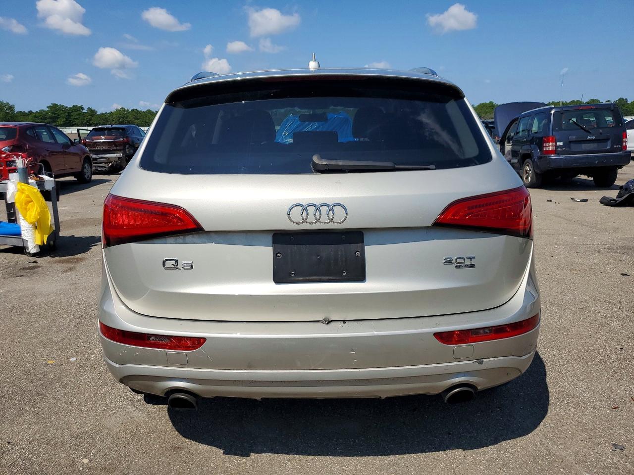 2014 Audi Q5 Premium Silver vin: WA1CFAFP8EA041235