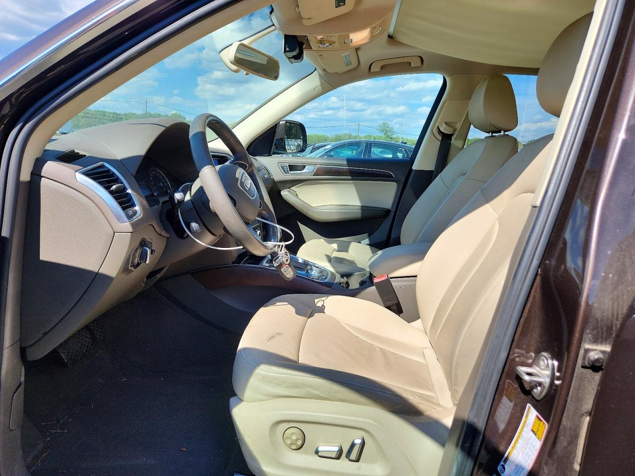 2015 Audi Q5 Premium Brown vin: WA1CFAFP8FA091537