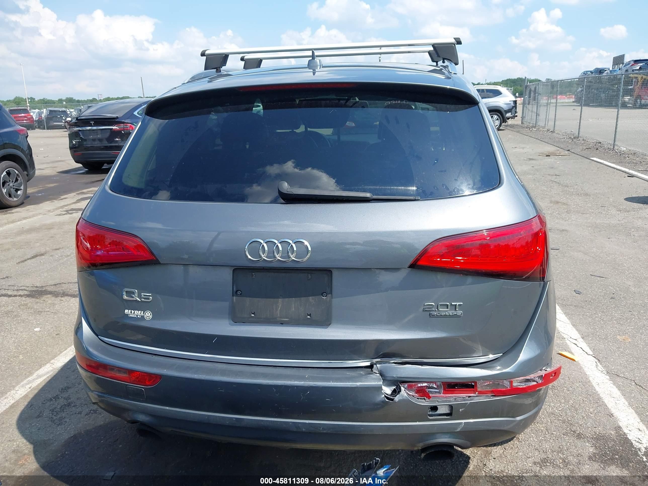 2015 Audi Q5 2.0t Premium Gray vin: WA1CFAFP9FA094818