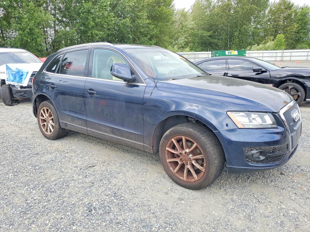 2011 Audi Q5 Premium Blue vin: WA1CFAFPXBA011259