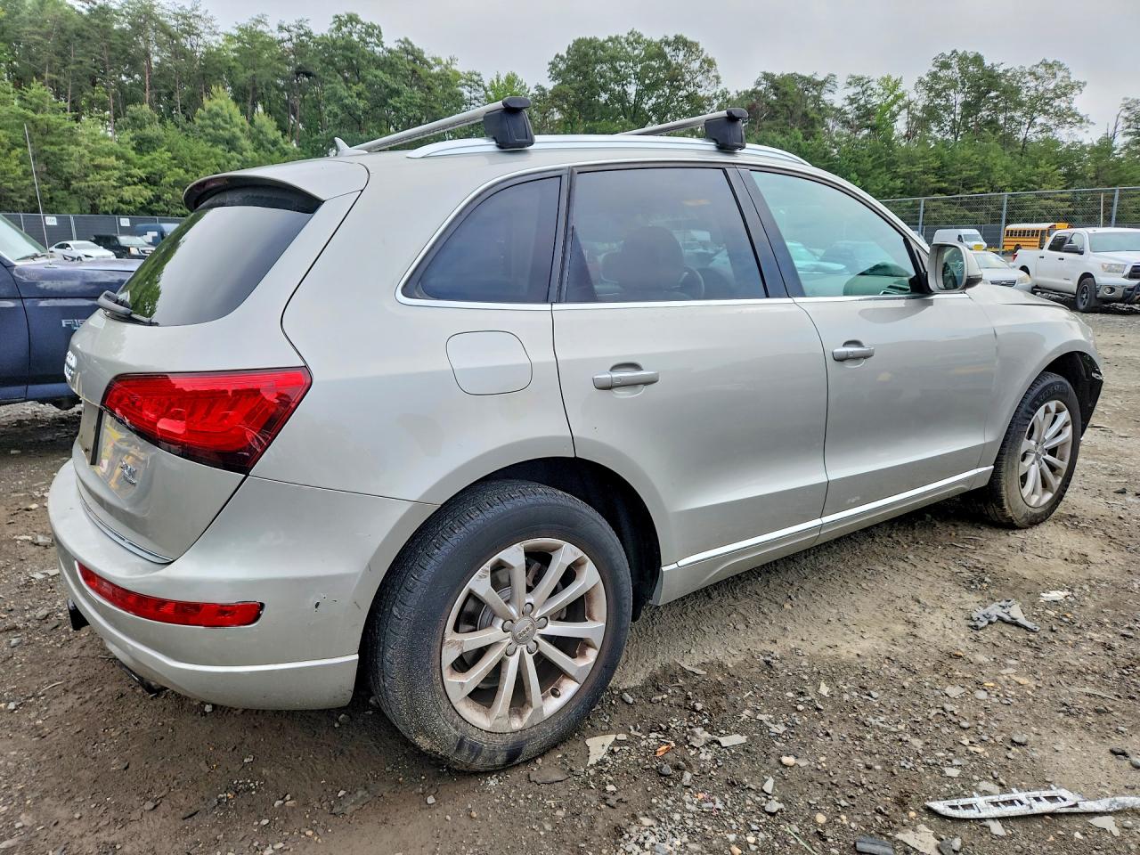 2015 Audi Q5 Premium Beige vin: WA1CFAFPXFA042730