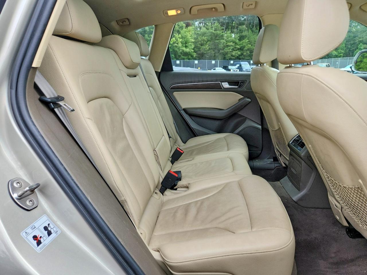 2015 Audi Q5 Premium Beige vin: WA1CFAFPXFA042730