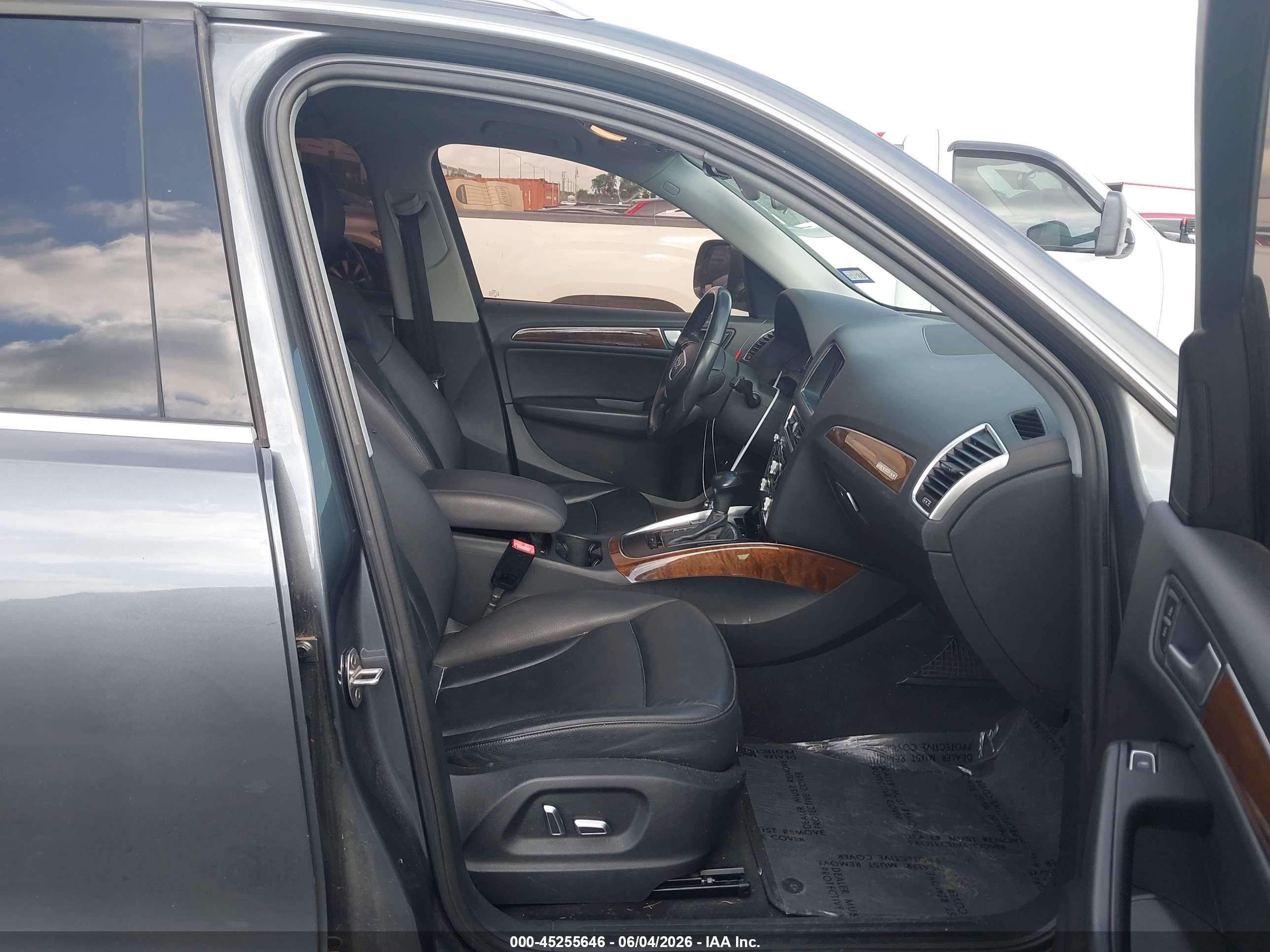 2015 Audi Q5 2.0t Premium Gray vin: WA1CFAFPXFA050472