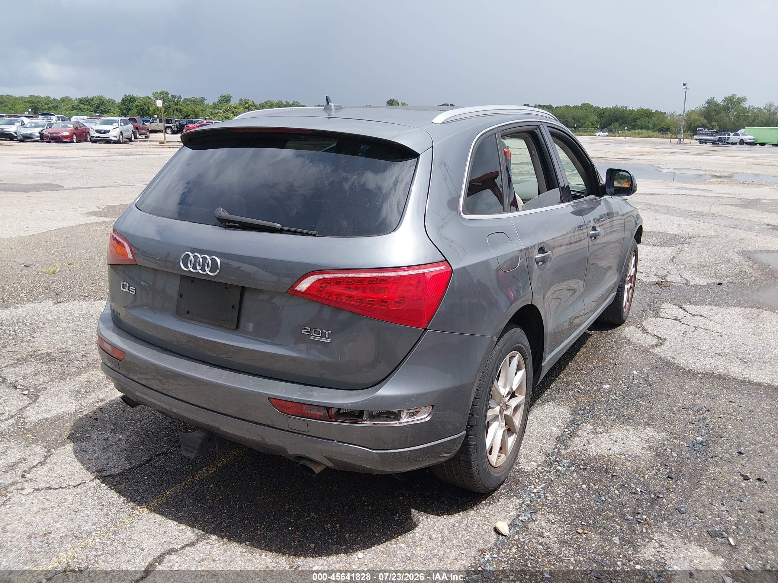 2012 Audi Q5 2.0t Premium Gray vin: WA1CFBFP2CA055571