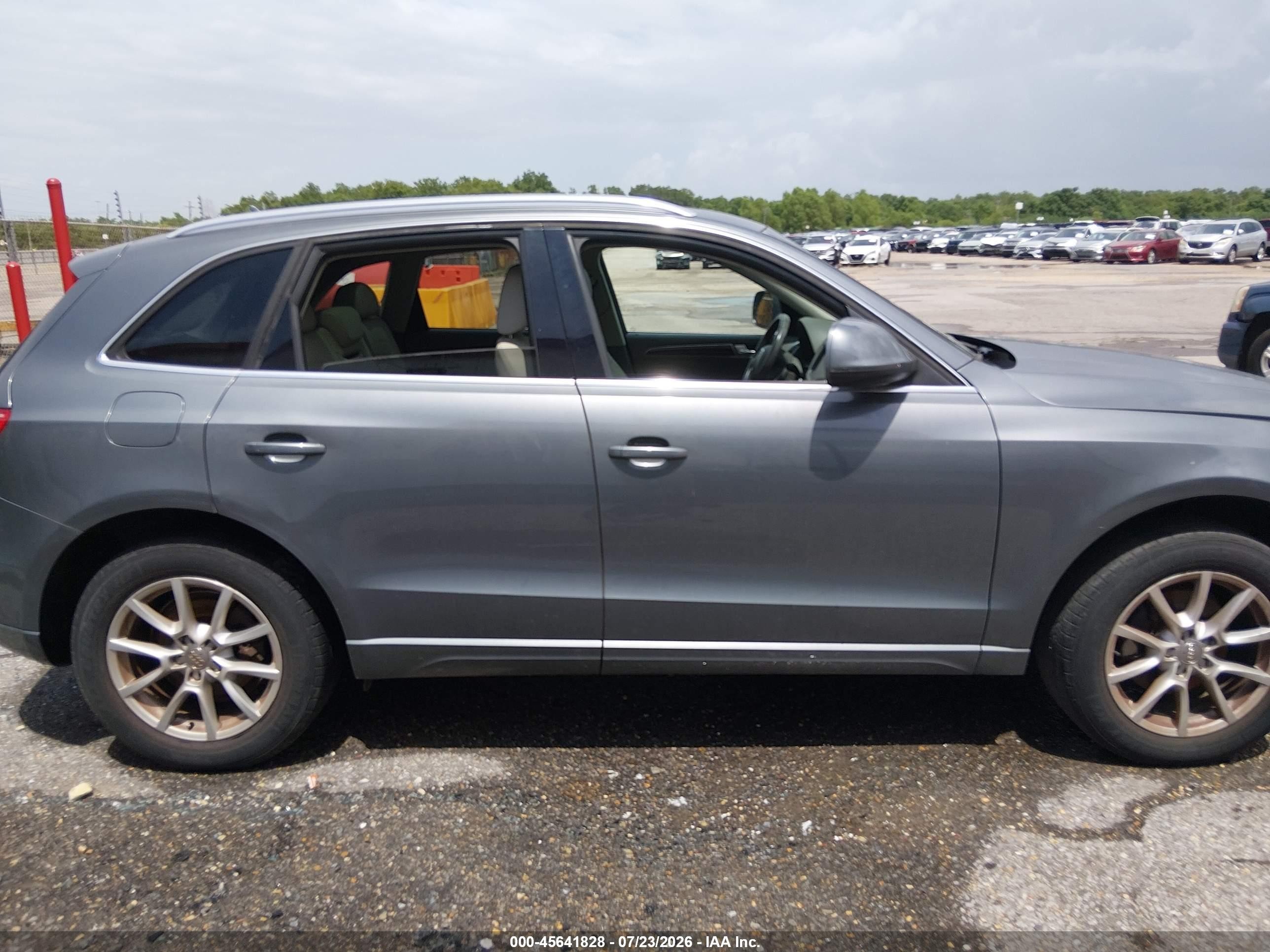 2012 Audi Q5 2.0t Premium Gray vin: WA1CFBFP2CA055571