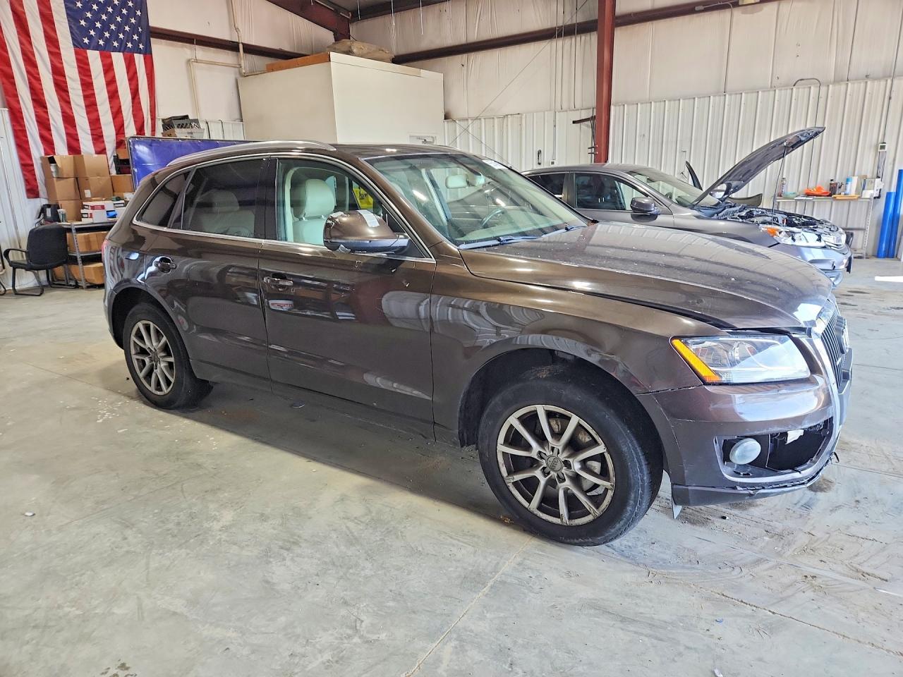 2012 Audi Q5 Premium Brown vin: WA1CFBFPXCA087121