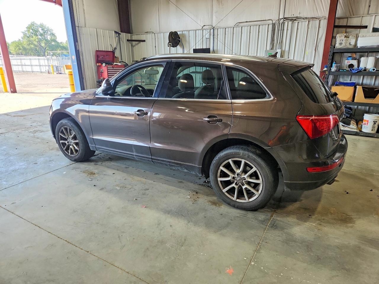 2012 Audi Q5 Premium Brown vin: WA1CFBFPXCA087121