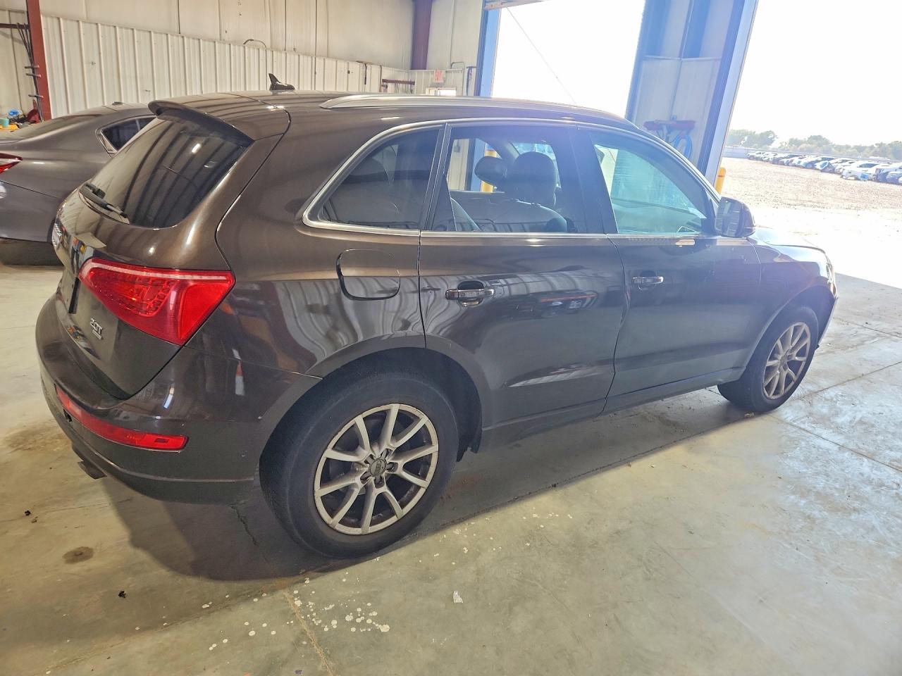 2012 Audi Q5 Premium Brown vin: WA1CFBFPXCA087121