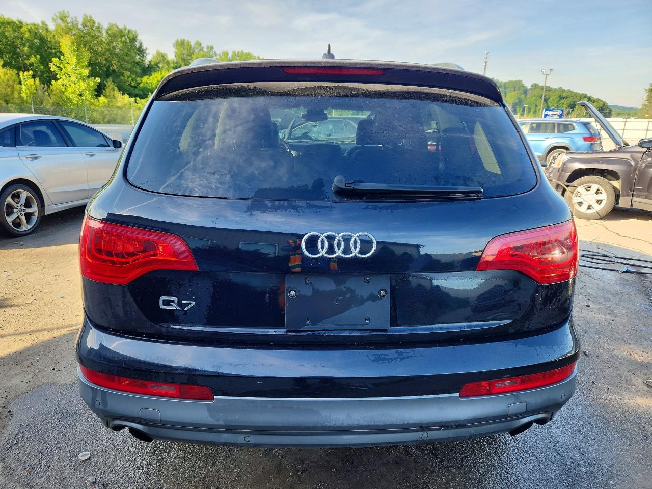 2011 Audi Q7 Premium Black vin: WA1CGAFE2BD002467