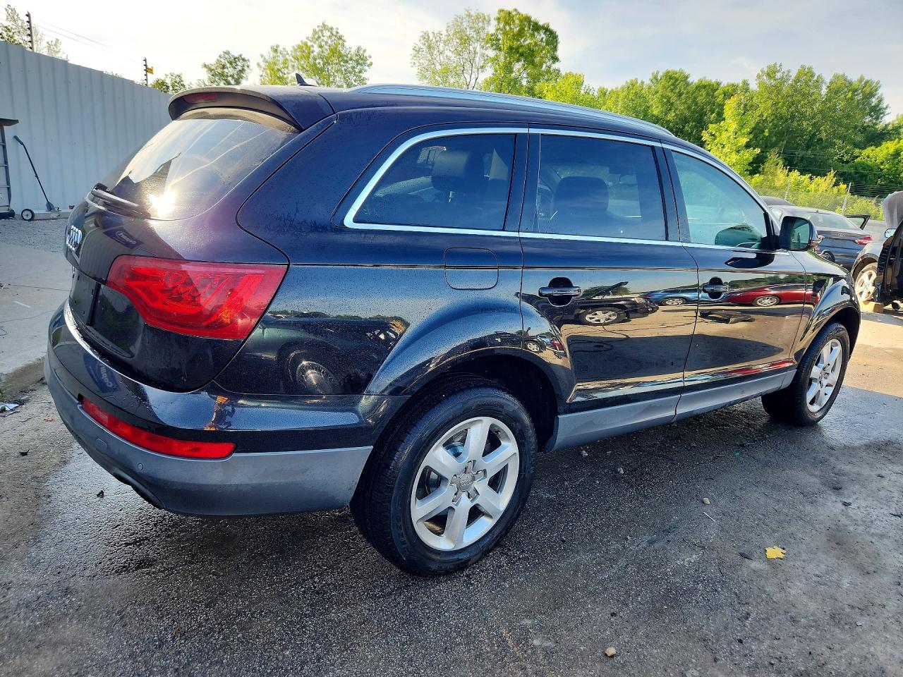 2011 Audi Q7 Premium Black vin: WA1CGAFE2BD002467