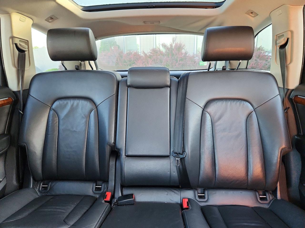 2011 Audi Q7 Premium Black vin: WA1CGAFE2BD002467