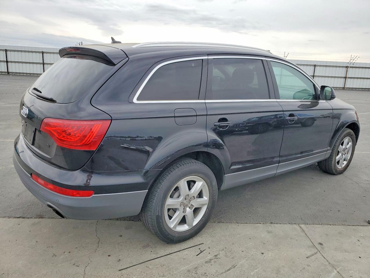 2011 Audi Q7 Premium Black vin: WA1CGAFE4BD006813
