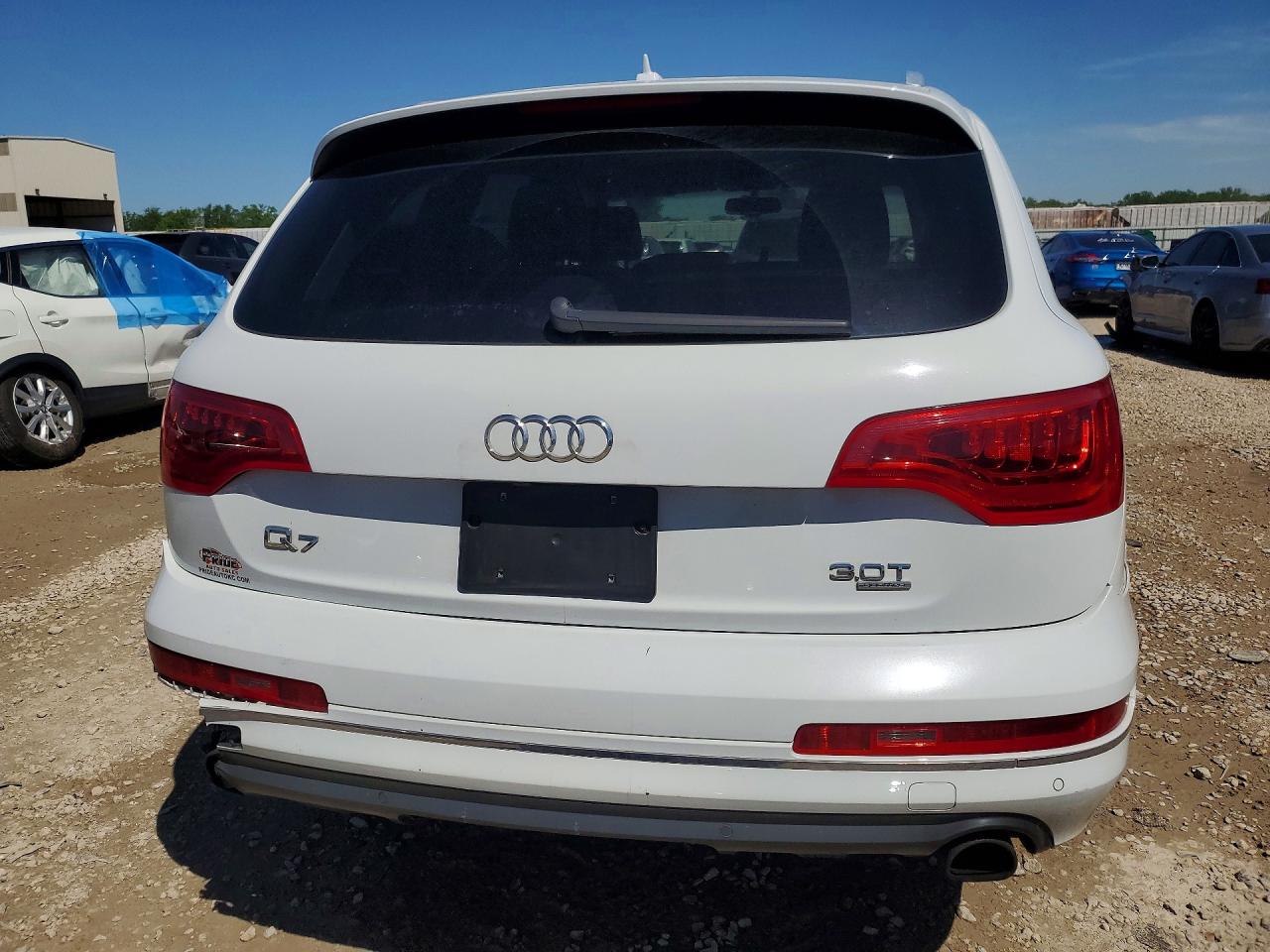 2015 Audi Q7 Premium Белый vin: WA1CGAFE4FD002573