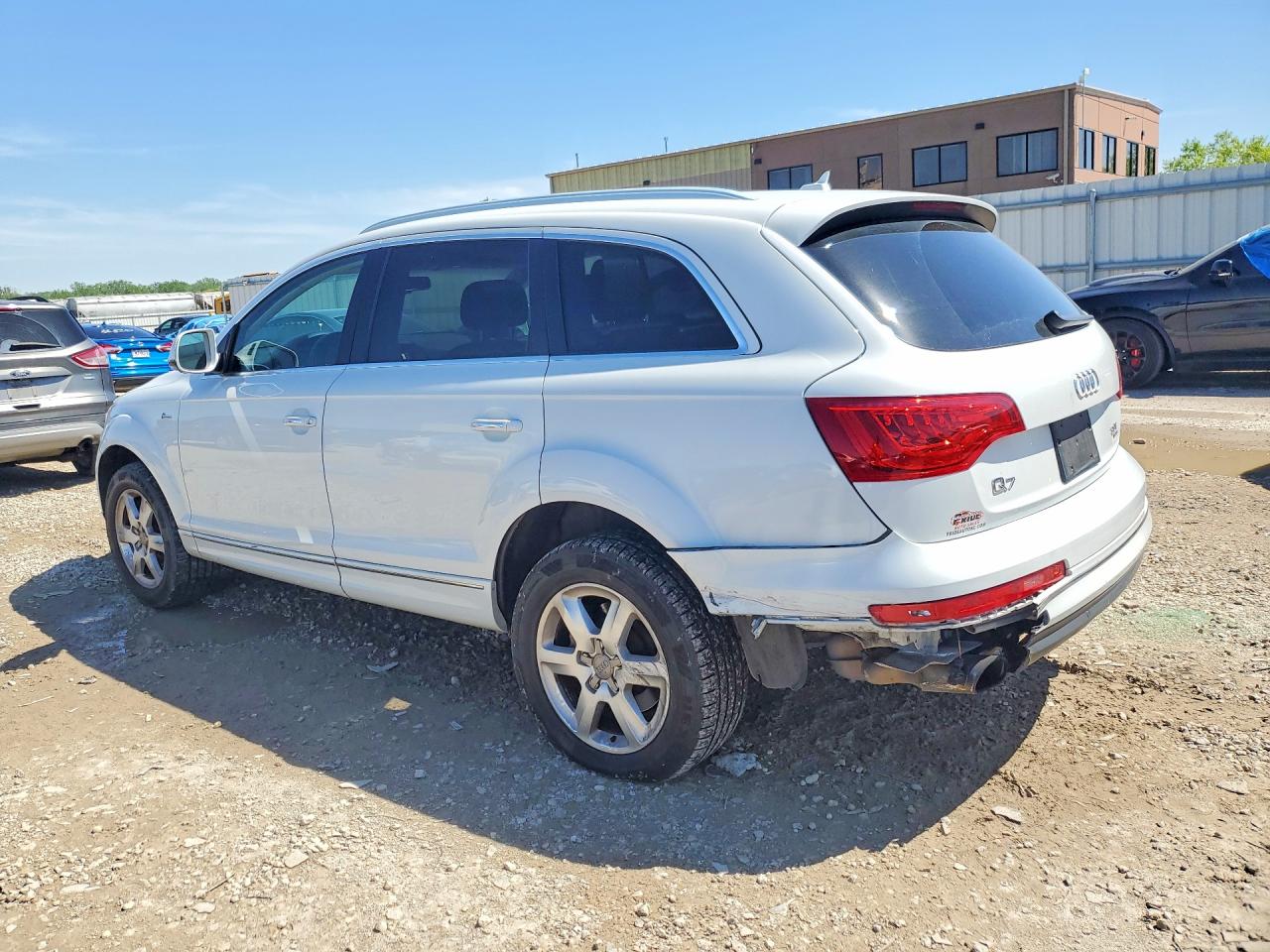 2015 Audi Q7 Premium Белый vin: WA1CGAFE4FD002573