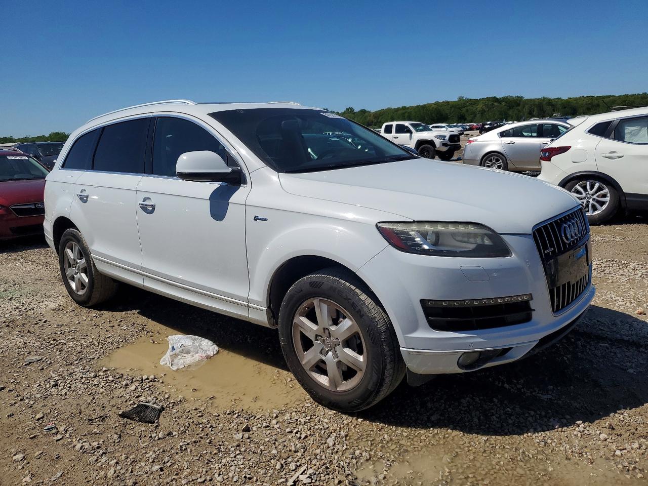 2015 Audi Q7 Premium Белый vin: WA1CGAFE4FD002573
