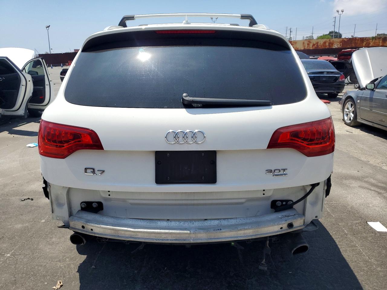2015 Audi Q7 Premium White vin: WA1CGAFE4FD007837