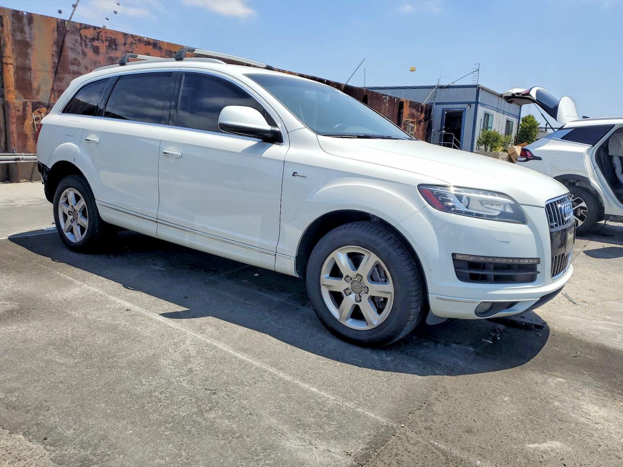 2015 Audi Q7 Premium White vin: WA1CGAFE4FD007837
