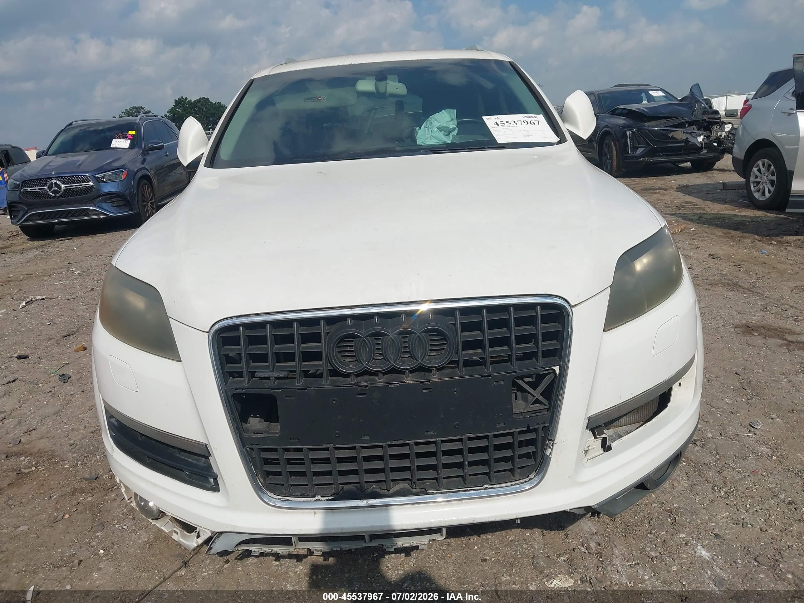 2011 Audi Q7 3.0t Premium Белый vin: WA1CGAFE6BD003590