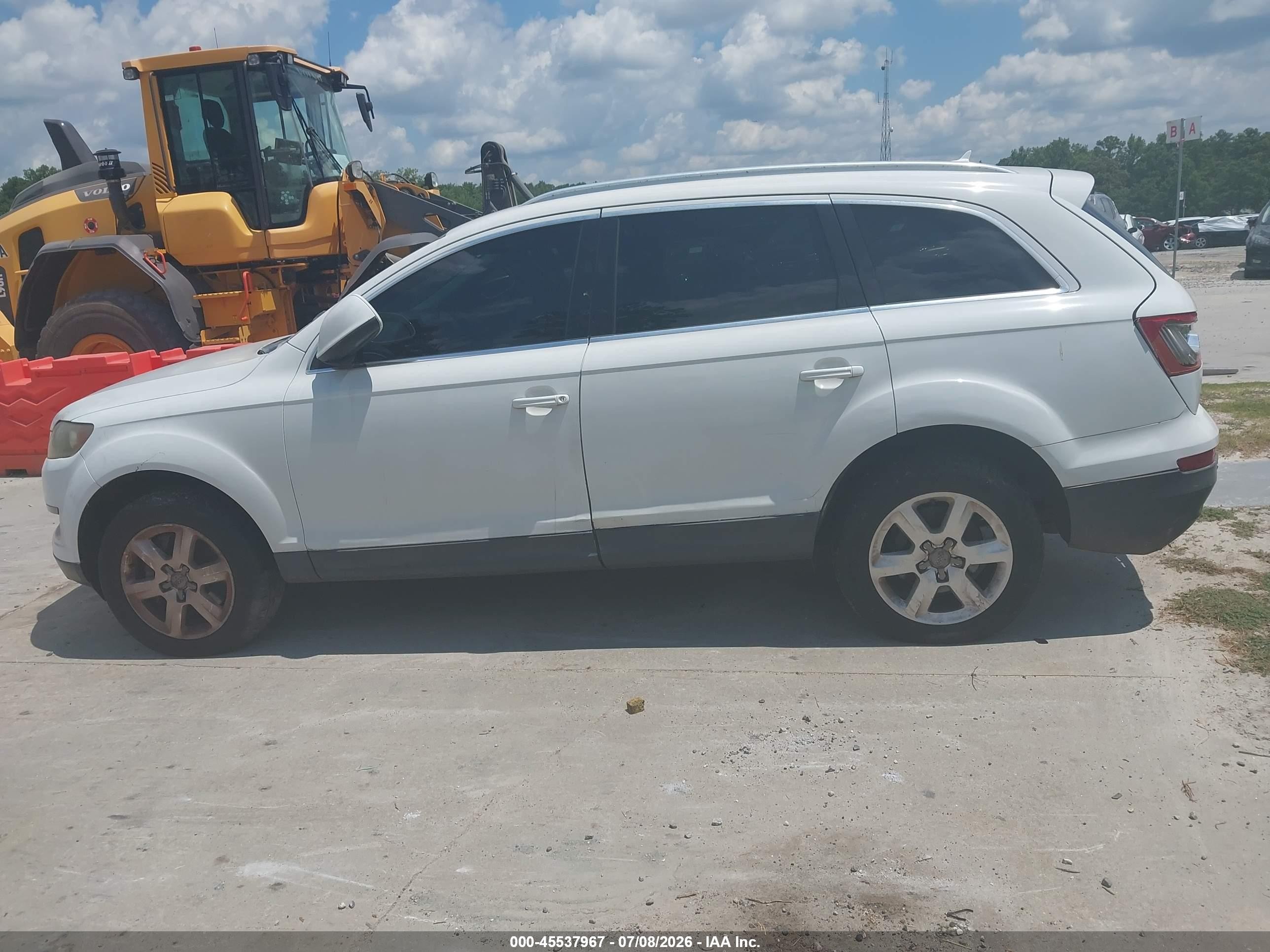 2011 Audi Q7 3.0t Premium Белый vin: WA1CGAFE6BD003590