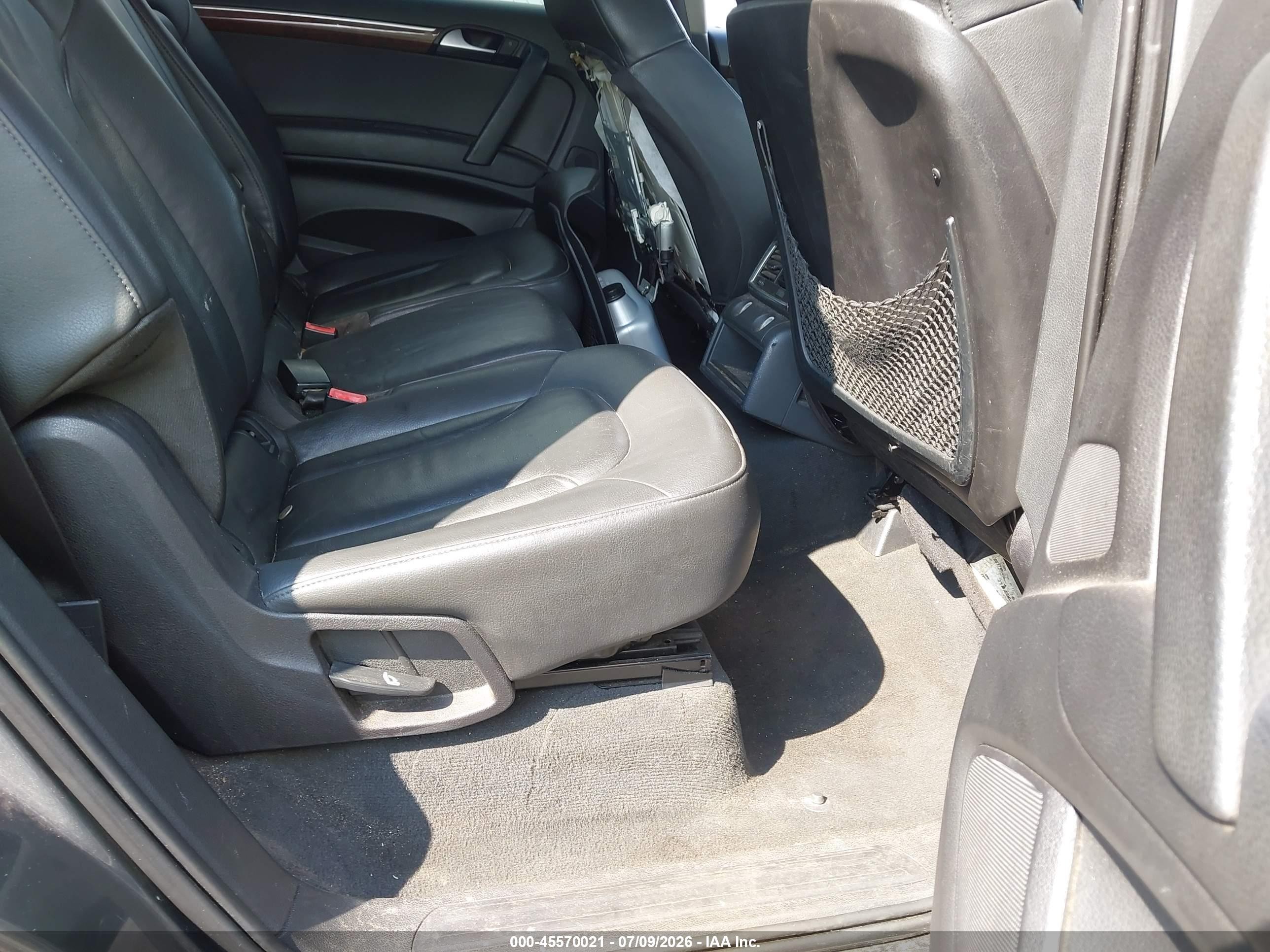 2014 Audi Q7 3.0t Premium Gray vin: WA1CGAFEXED011096