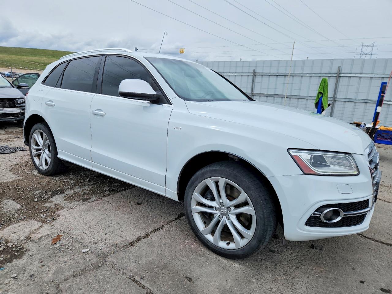 2015 Audi Sq5 Premium Plus White vin: WA1CGAFP4FA027153