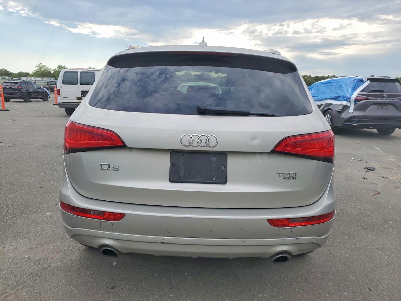 2014 Audi Sq5 Premium Plus Beige vin: WA1CGCFP2EA025962