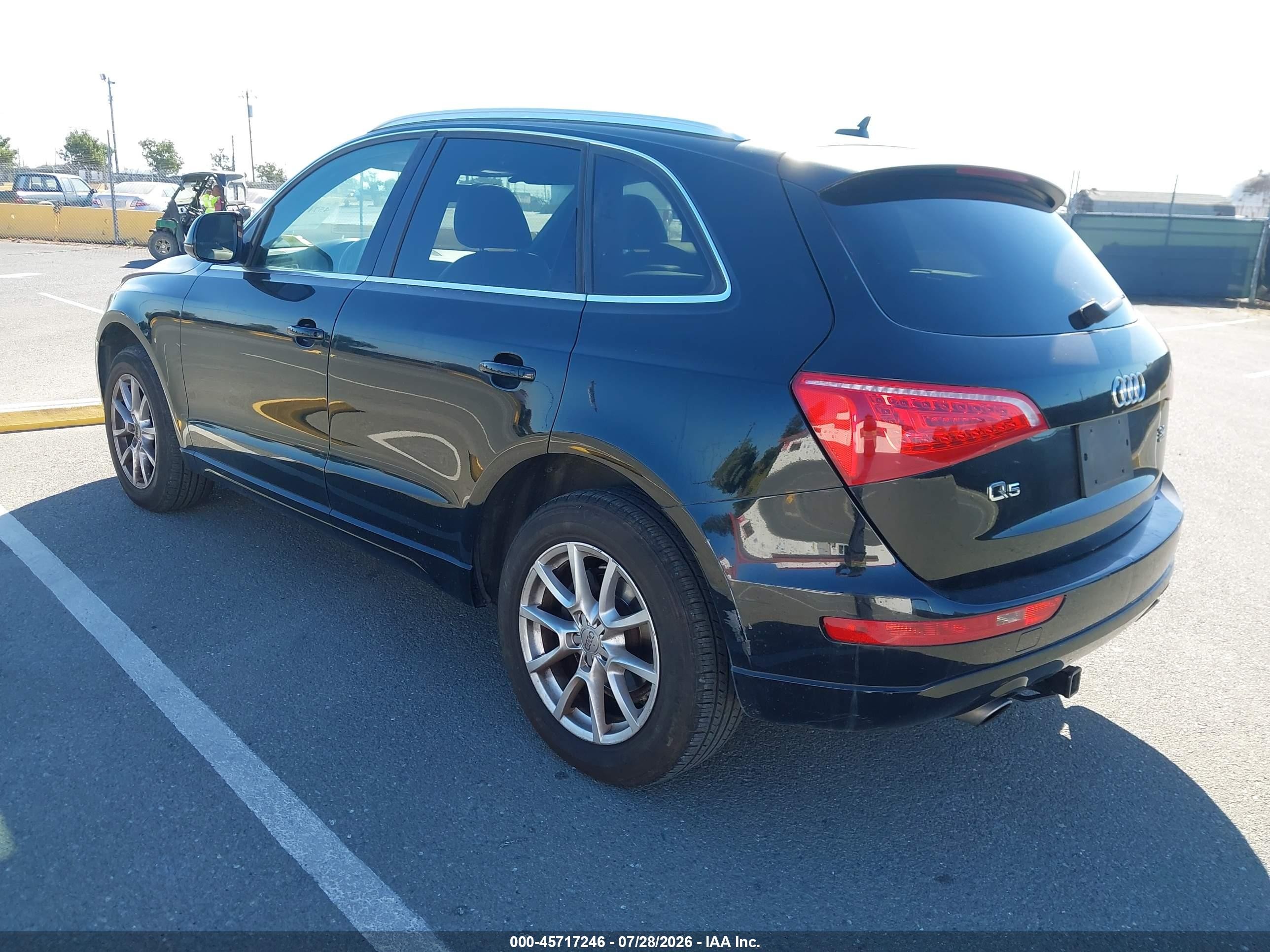 2010 Audi Q5 3.2 Premium Black vin: WA1CKAFP0AA068712