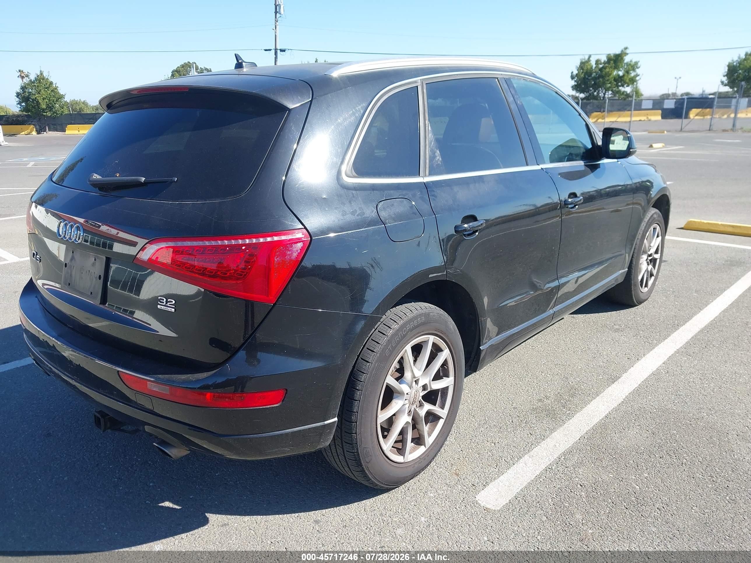 2010 Audi Q5 3.2 Premium Black vin: WA1CKAFP0AA068712