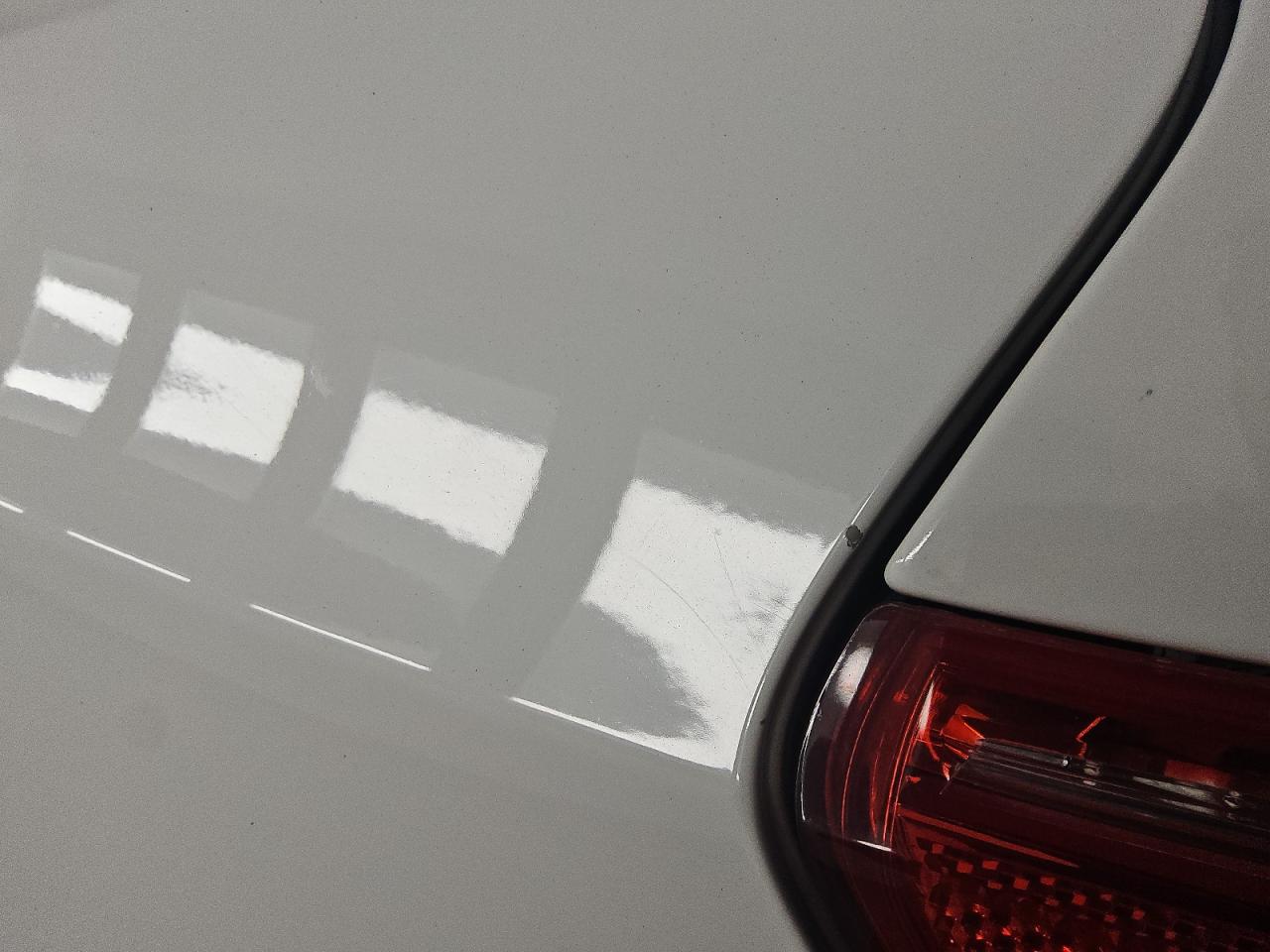 2010 Audi Q5 Premium White vin: WA1CKAFP2AA087536 Damage: Left Qtr Panel, Chipped, 1