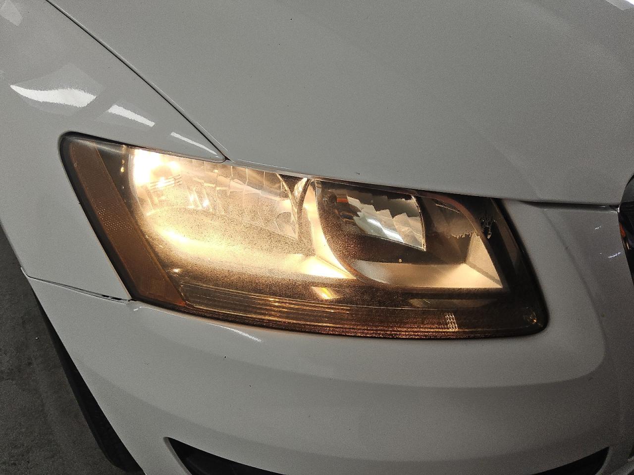 2010 Audi Q5 Premium White vin: WA1CKAFP2AA087536 Damage: Right Head Lamp, Faded, Repair Required
