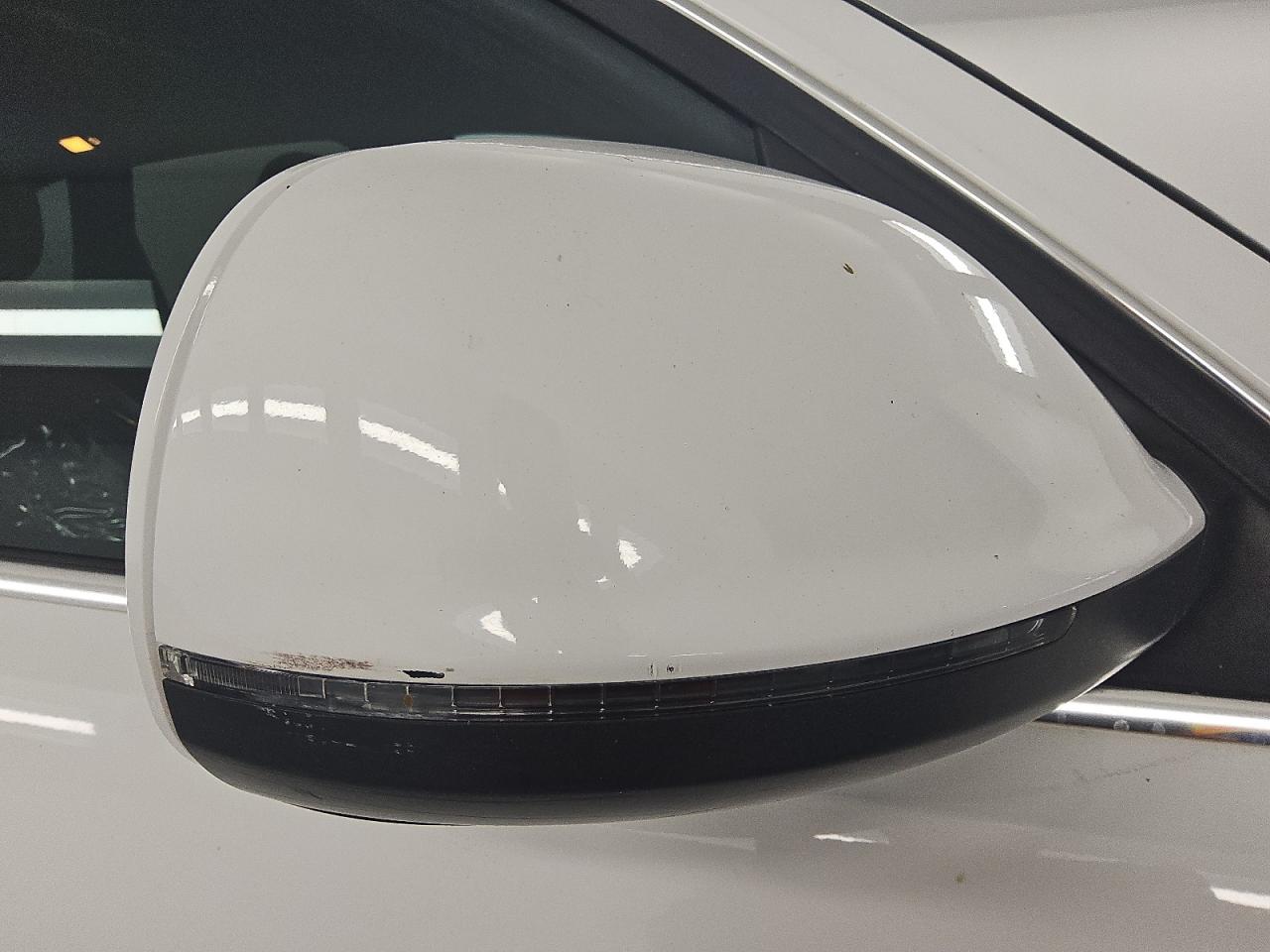 2010 Audi Q5 Premium White vin: WA1CKAFP2AA087536 Damage: Rf Mirror Cover, Heavy Scratch, 3 To 4 Inches