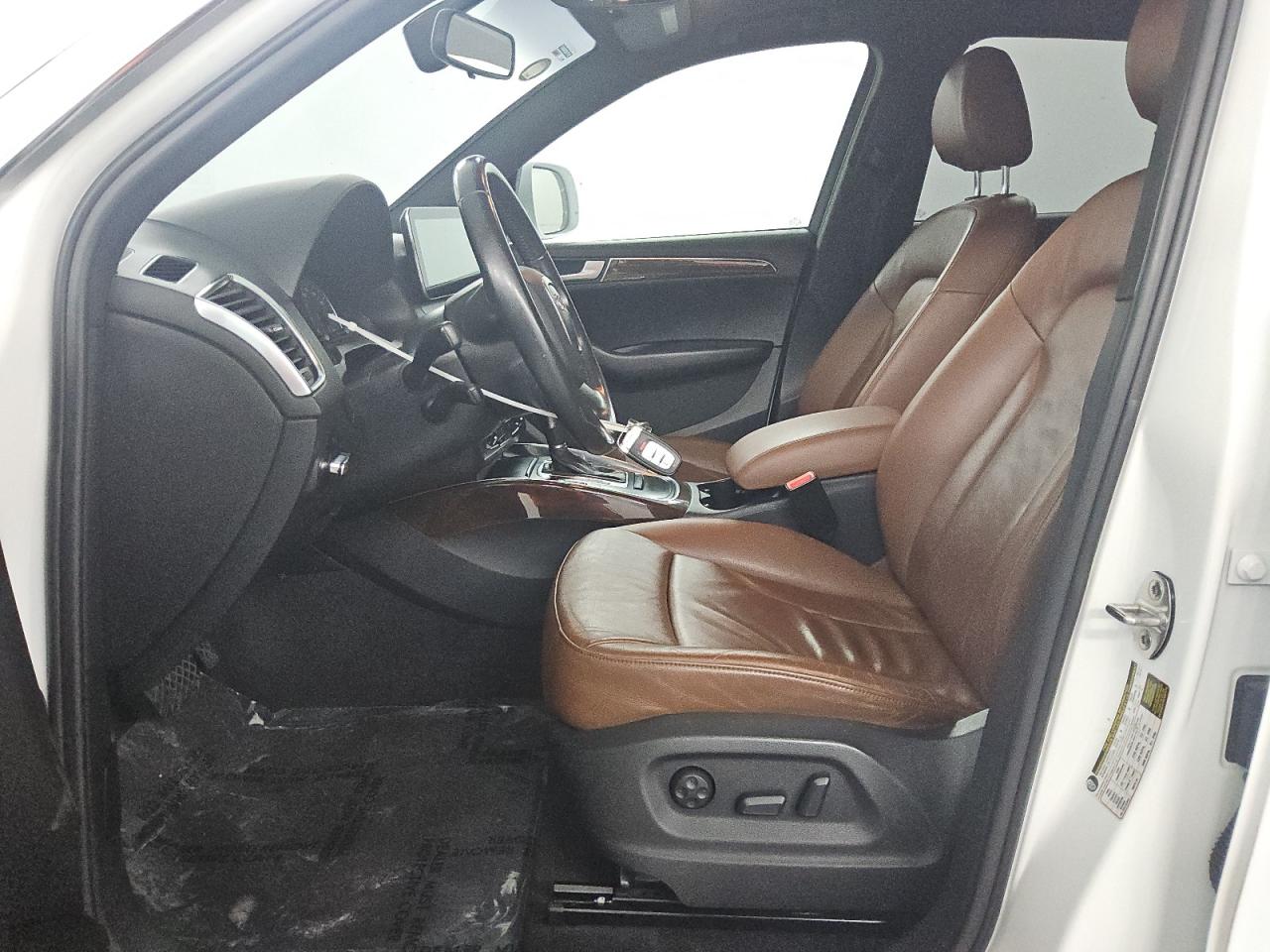 2010 Audi Q5 Premium White vin: WA1CKAFP2AA087536 Damage: Brakes, Broken, Replacement Required